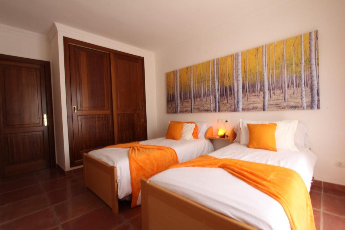 Villa Puerto Adriano El Toro  Szoba fotó